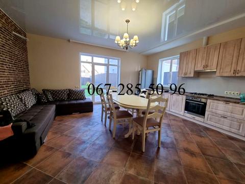 будинок за адресою с. Петропавлівська Борщагівка, Полтавська вул.