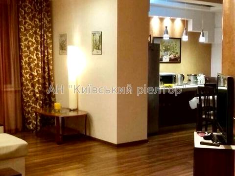 квартира за адресою Дніпровська набережна вул., 1