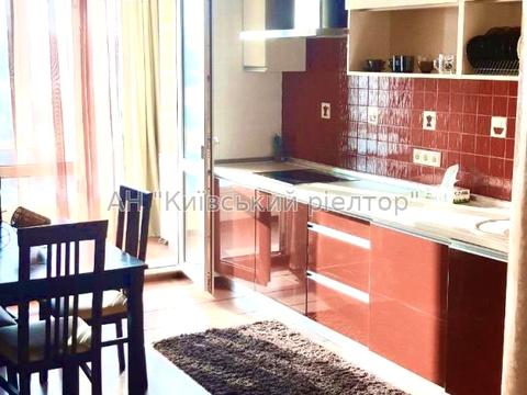 квартира за адресою Дніпровська набережна вул., 1