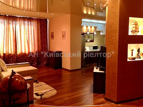 квартира за адресою Дніпровська набережна вул., 1