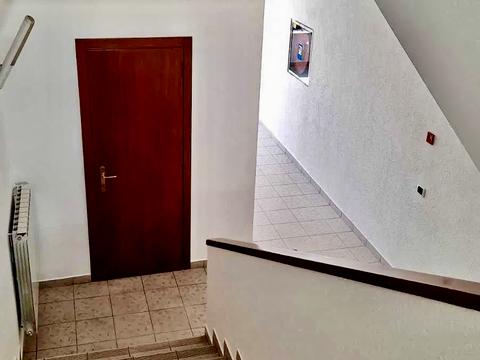 комерційна за адресою Січових Стрільців вул. (Артема), 20