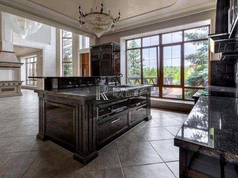 будинок за адресою набережна, 1