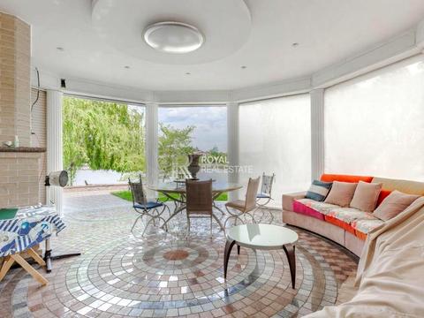 будинок за адресою щаслива, 1