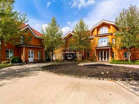 будинок за адресою щаслива, 1