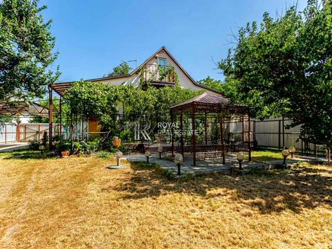 будинок за адресою вишнева, 5