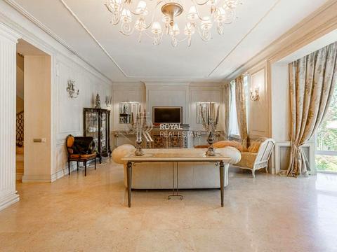 будинок за адресою Івана Богуна вул., (Будинок 8)