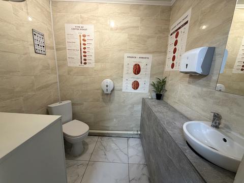 комерційна за адресою Івана Величковського вул., 30а