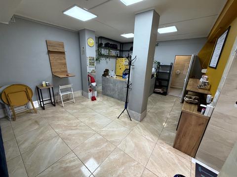 комерційна за адресою Івана Величковського вул., 30а