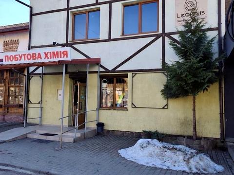 комерційна за адресою Івасюка, 1