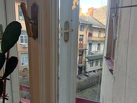 квартира за адресою Миколи Леонтовича вул., 8