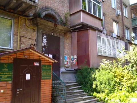 комерційна за адресою Чеська вул., 9