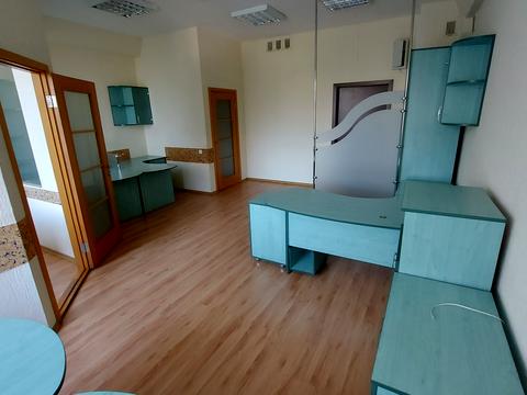 комерційна за адресою Лесі Українки бульв., 34