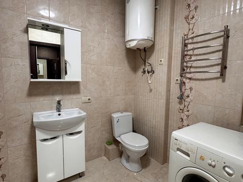 квартира за адресою Ревуцького вул., 9