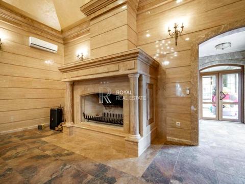 будинок за адресою Набережна