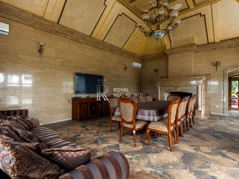 будинок за адресою Набережна