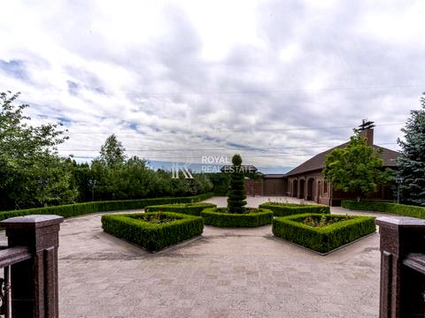 будинок за адресою Набережна