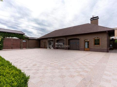 будинок за адресою Набережна