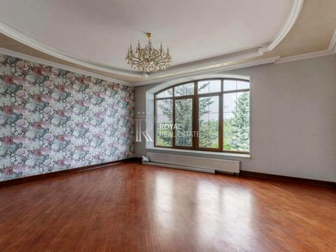 будинок за адресою Набережна