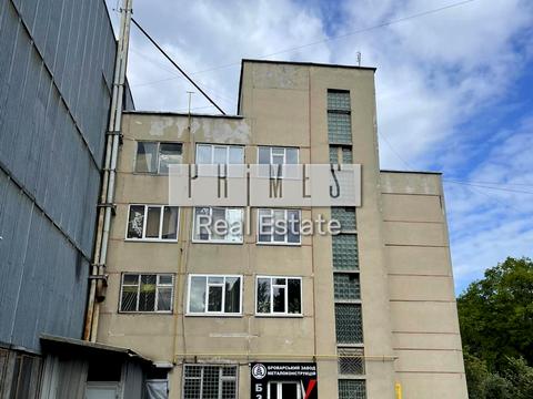 коммерческая по адресу Лісова ул., 4