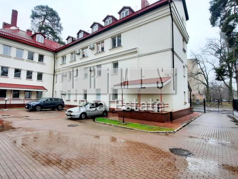 комерційна за адресою Верховинна вул., 1