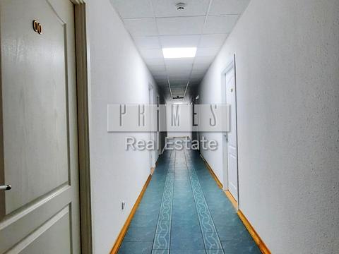 комерційна за адресою Верховинна вул., 1