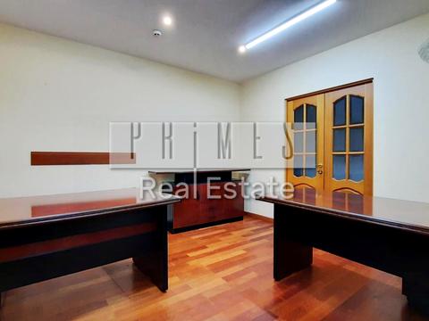 комерційна за адресою Верховинна вул., 1