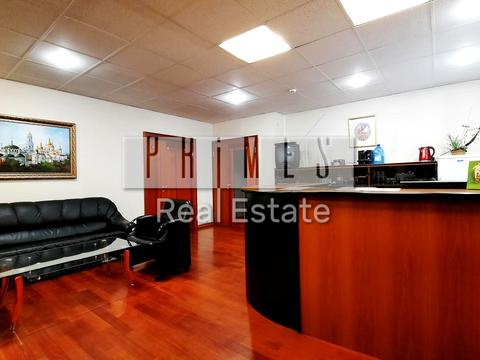 комерційна за адресою Верховинна вул., 1