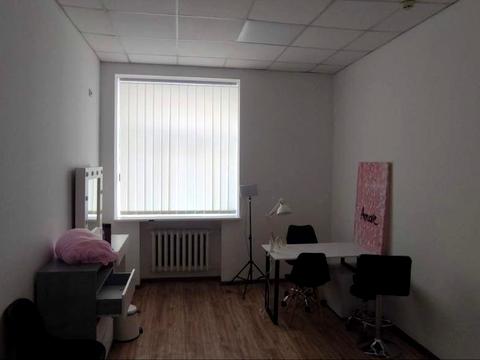 комерційна за адресою Дмитрівська вул., 71
