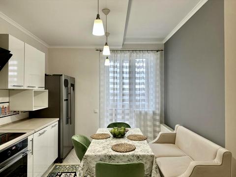 квартира по адресу Героев Полка "Азов ул. (Малиновского маршала), 8