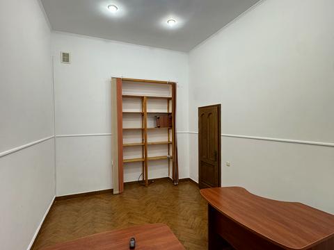 комерційна за адресою Євгена Чикаленка вул. (Пушкінська), 8