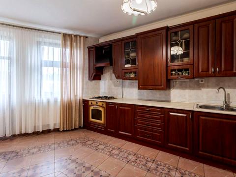 квартира за адресою Іларіона Свєнціцького вул., 18