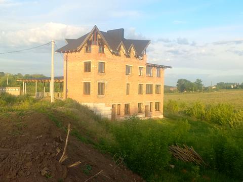 комерційна за адресою Шевченка вул., 1