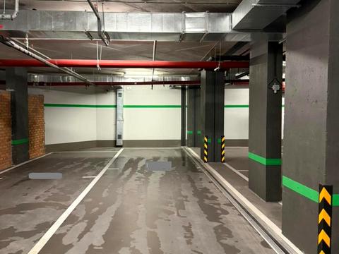 паркоместо по адресу Набережно-Крещатицкая ул., 21