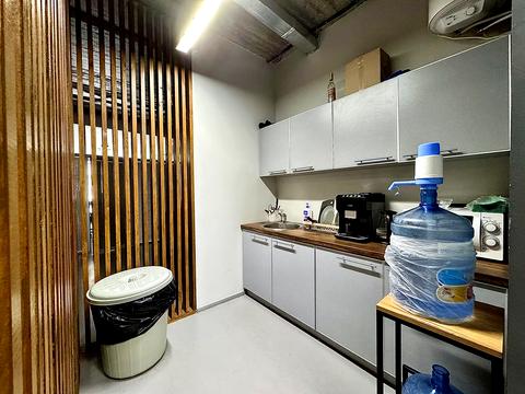 комерційна за адресою Ірининська вул., 5/24