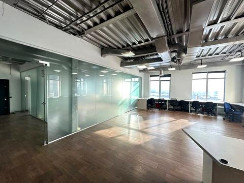 комерційна за адресою Київ, Дегтярівська вул., 63