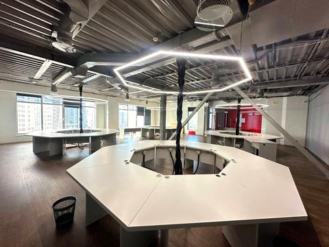 комерційна за адресою Київ, Дегтярівська вул., 63