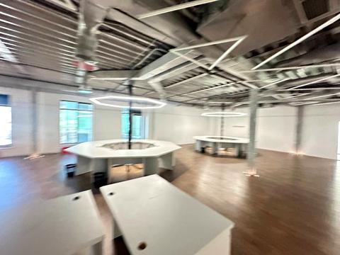 комерційна за адресою Київ, Дегтярівська вул., 63