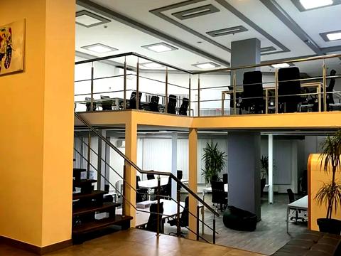 комерційна за адресою Саксаганського вул., 70-Б