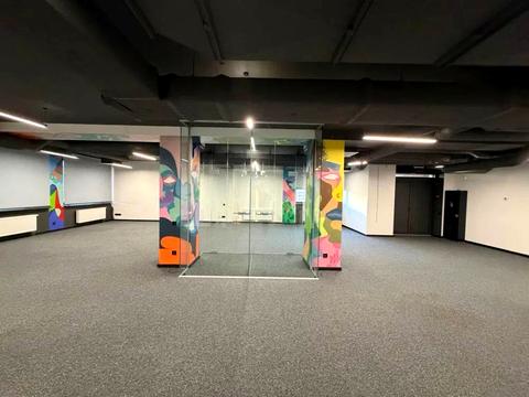 комерційна за адресою Саксаганського вул., 51/87