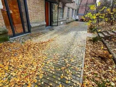 комерційна за адресою Лабораторний пров., 22