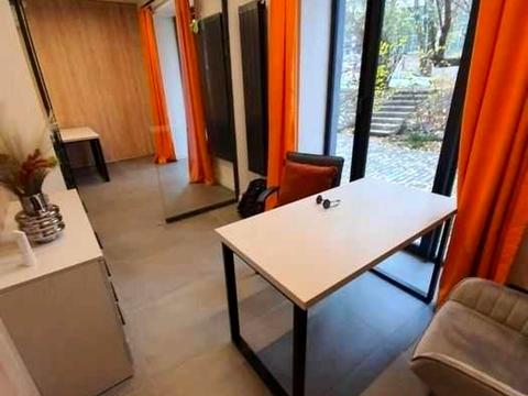 комерційна за адресою Лабораторний пров., 22