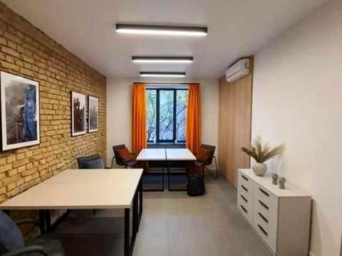 комерційна за адресою Лабораторний пров., 22