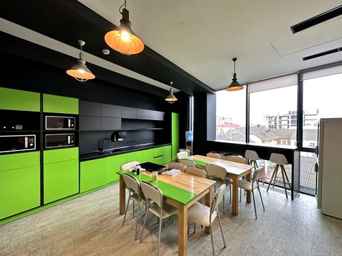 комерційна за адресою Ярославська вул., 31