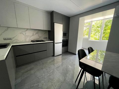 квартира за адресою Степана Бандери просп., 83-Б