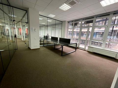 комерційна за адресою Київ, Євгена Коновальця вул. (Щорса), 36-Б