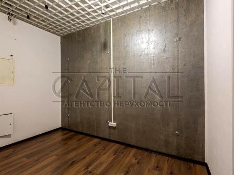 комерційна за адресою Лесі Українки бульв., 7-А