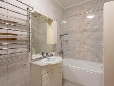 квартира за адресою Героїв полку "Азов" вул. (Маршала Малиновського), 8