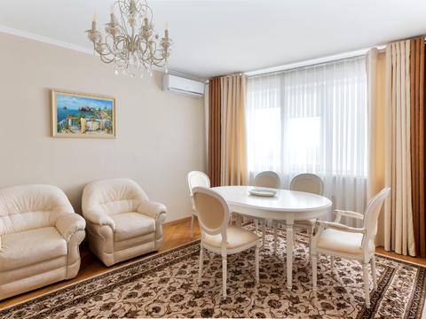 квартира за адресою Героїв полку "Азов" вул. (Маршала Малиновського), 8