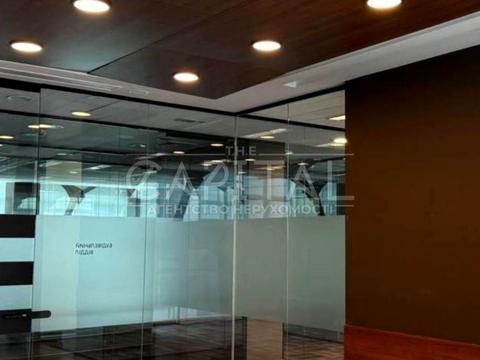 комерційна за адресою Солом'янська вул., 11