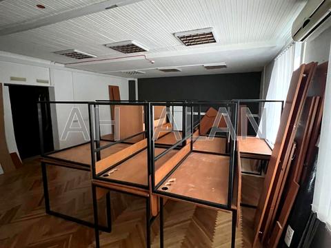 комерційна за адресою Січових Стрільців вул. (Артема), 79